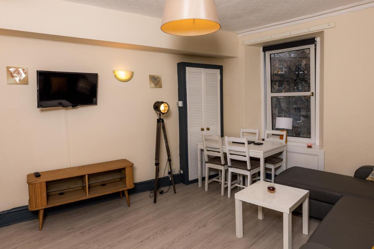 Old Town Central Apartments By The Castle إدنبرة المظهر الخارجي الصورة